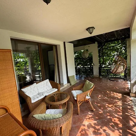 Apartamento Hibiscus At Oasis Resort And Spa, Lozenets *